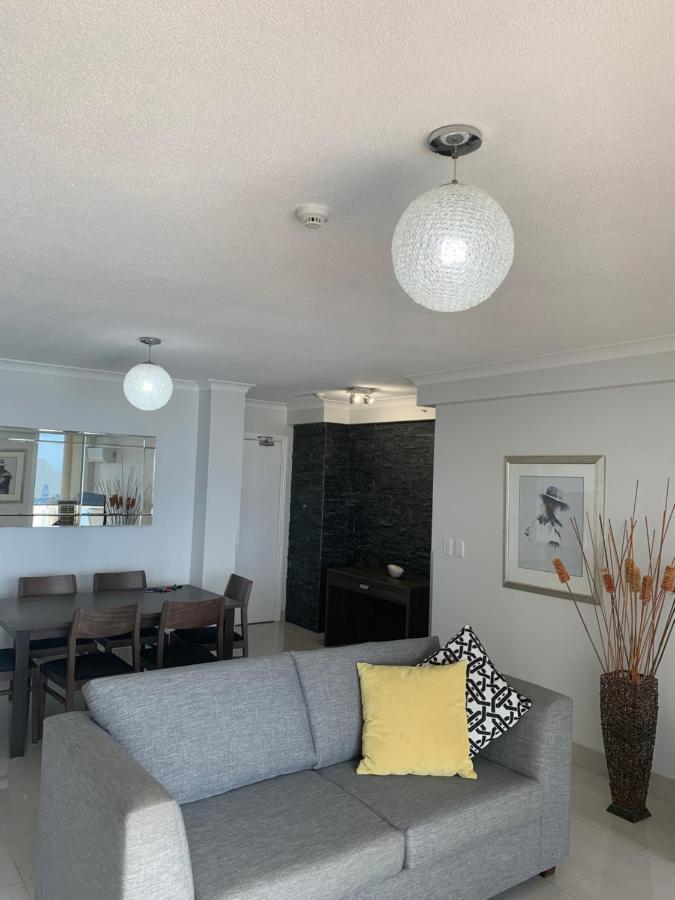 Stunning 2 Bedroom Ocean View Apartment Gold Coast Exterior foto