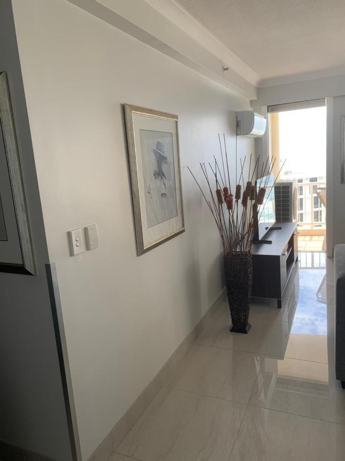 Stunning 2 Bedroom Ocean View Apartment Gold Coast Exterior foto