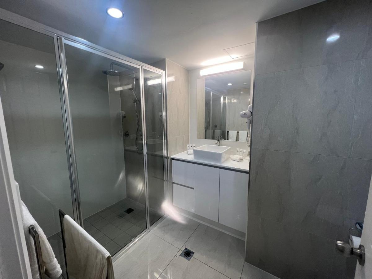 Stunning 2 Bedroom Ocean View Apartment Gold Coast Exterior foto