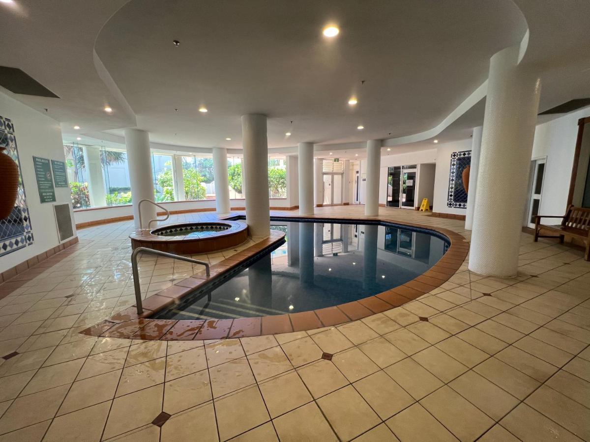 Stunning 2 Bedroom Ocean View Apartment Gold Coast Exterior foto